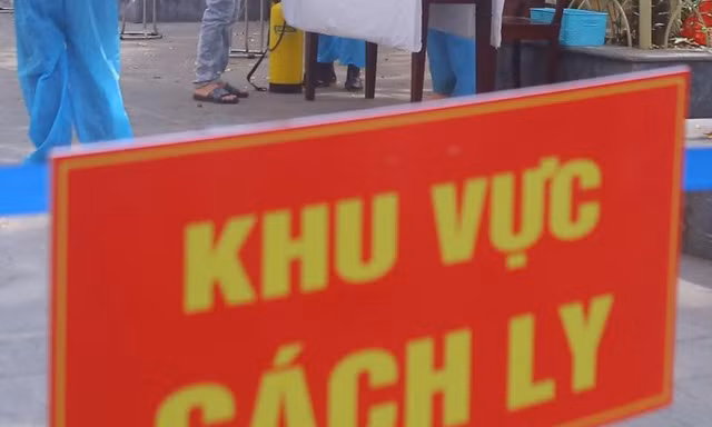 Hà Nội phát sinh 2 ổ dịch, 10 ca mắc COVID-19