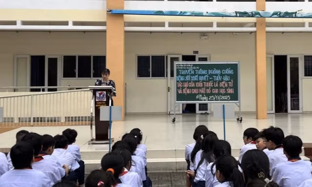 Nữ sinh tố nhà trường xử ép, "xin không bao giờ cắp sách đến trường" bị đình chỉ học 7 ngày