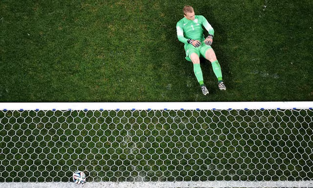 Thủ thành Jasper Cillessen bất lực trong cuộc đọ sức với các chân sút Argentina trên chấm phạt đền.