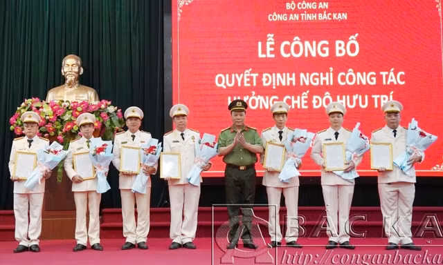 Nhiều lãnh đạo cấp phòng Công an tỉnh Bắc Kạn xin nghỉ hưu trước tuổi