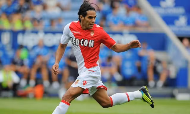 Real kích nổ thành công 'bom tấn' Radamel Falcao?