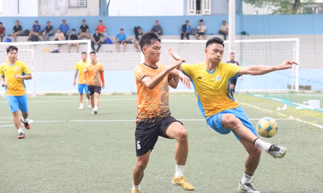 Sôi nổi giải bóng đá chào mừng 71 năm báo Tiền Phong ra số đầu tiên