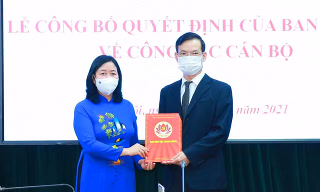 Trao quyết định điều động, bổ nhiệm ông Triệu Tài Vinh giữ chức Phó Trưởng ban Dân vận Trung ương.