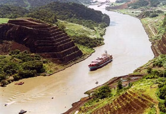 Cha đẻ của kênh đào Suez là ai, sao ông lại thất bại với kênh đào Panama?