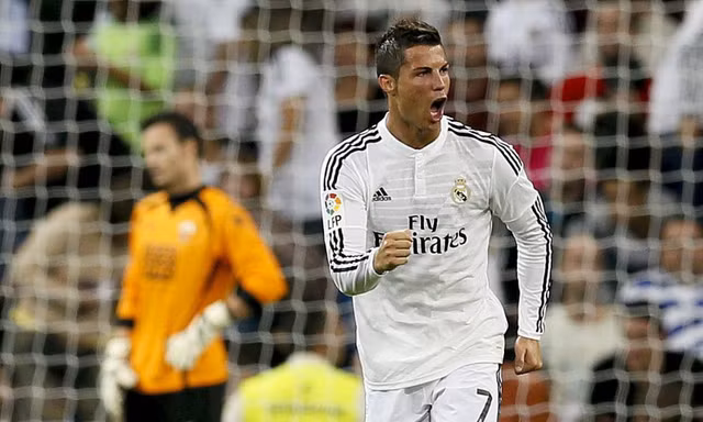 Ronaldo lập cú poker vào lưới Elche
