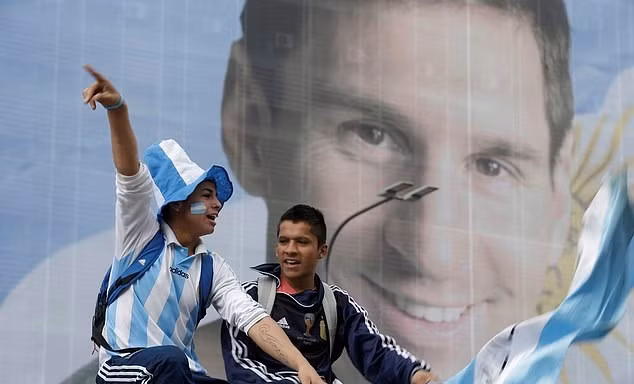 Messi được chào đón như người hùng ở Argentina