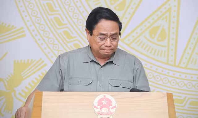 Thủ tướng nghẹn giọng, bật khóc khi nói về mất mát, thiệt hại của người dân, của đất nước