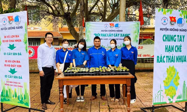 Tuổi trẻ vùng sâu lan tỏa mô hình đổi rác nhận cây xanh
