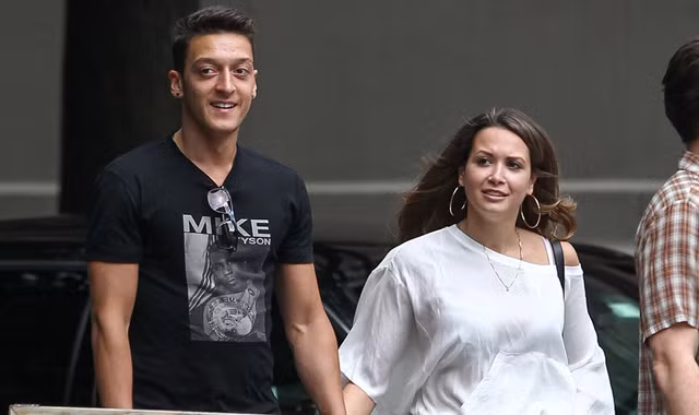 BẢN TIN Thể thao 07H: Ngoại tình, Ozil bị bồ đá