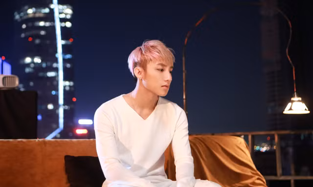 Vu vơ thả nhẹ đoạn demo bài hát cũ, fan rần rần năn nỉ Sơn Tùng hát lại Pop Ballad