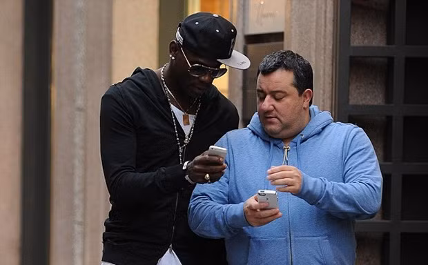 Siêu cò Raiola và Balotelli.