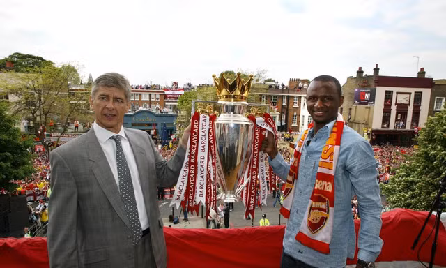 Patrick Vieira trước cơ hội thay thế HLV Arsene Wenger dẫn dắt Arsenal.
