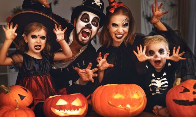 Tại sao nhiều người cải trang thành ma quỉ trong lễ hội Halloween?