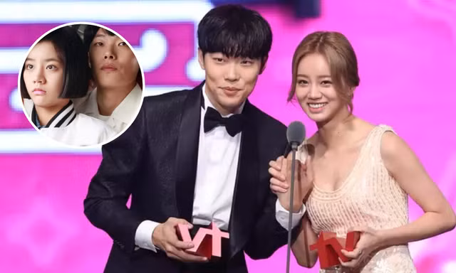 Cặp đôi "Reply 1988" Hyeri - Ryu Jun Yeol chia tay, fan "khóc ròng" vì tiếc nuối