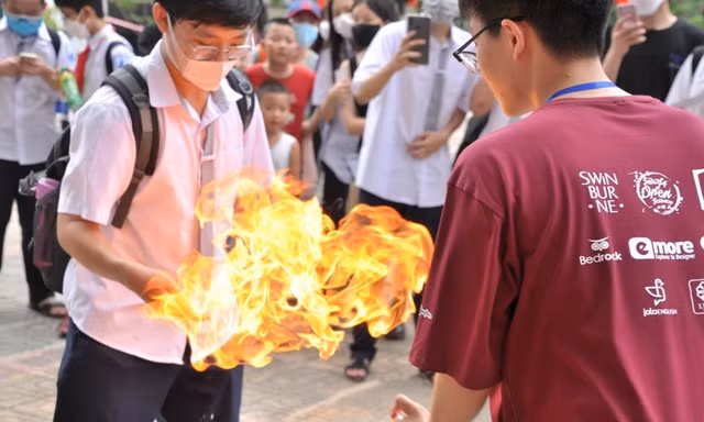 Hàng nghìn bạn trẻ Hà Nội tham dự triển lãm Khoa học Science Tornado 2022 do Amsers tổ chức