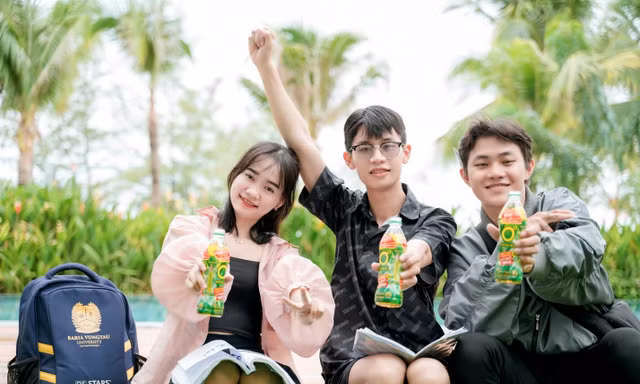 Uống Trà Xanh Không Độ, một thợ lắp camera trúng 350 triệu đồng