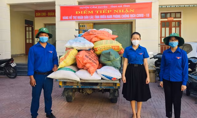 Người miền Trung giữ vững tinh thần lạc quan cùng chung tay đẩy lùi dịch bệnh