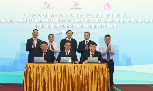 Thị trường trái phiếu Chính phủ phát triển ổn định trên cả thị trường sơ cấp và thứ cấp