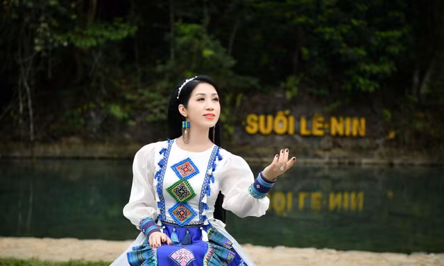 "Tiếng hát giữa rừng Pác Bó" mừng sinh nhật Bác