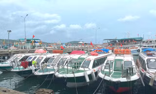 Nhiều ca nô, tàu du lịch Phú Quốc tạm dừng hoạt động