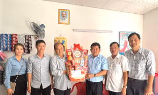 Ông Đinh Văn Nơi tri ân người có công, thăm gia đình chính sách tại Phú Quốc