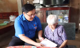 Tuổi trẻ Vĩnh Long ‘hành trình về địa chỉ đỏ’