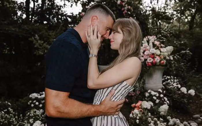 taylor-swift-travis-kelce-082625-52742cb9f9854e0099b87b2d4216ccc1jpg-1756233041995-075401-1775783337606-177578333781840796572-0-0-637-1020-crop-1775783396256523208758.jpg