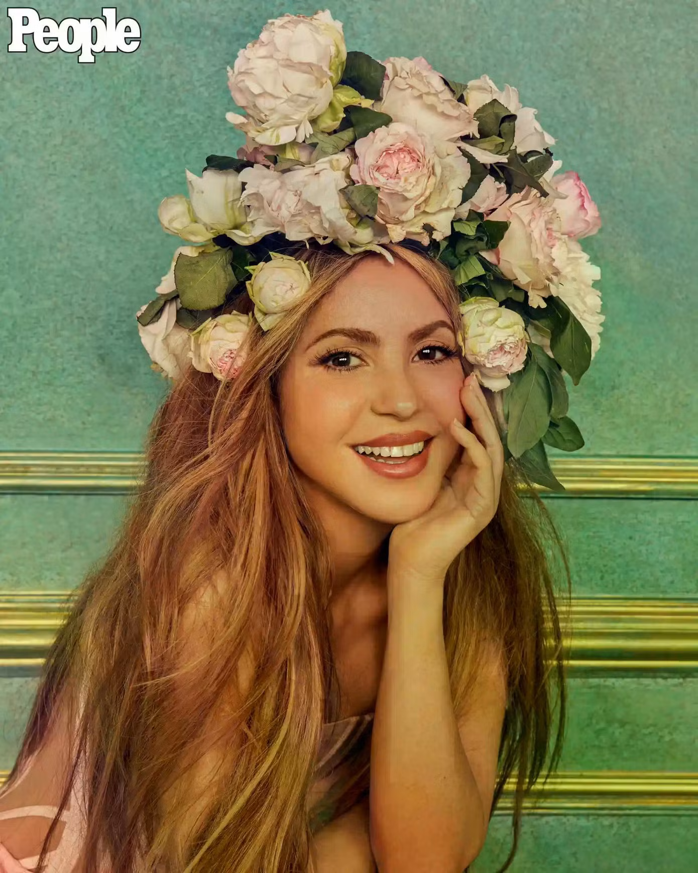 shakira-people-04-dfe728a5ce4b46688cbe379f23bd0bd7.jpg