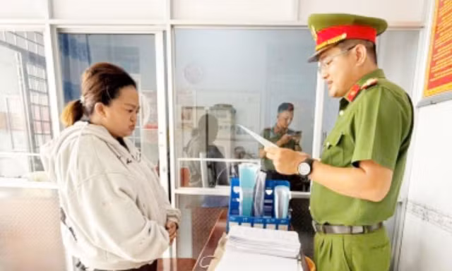 Dùng AI làn giả tin nhắn ngân hàng, lừa hơn 440 triệu đồng