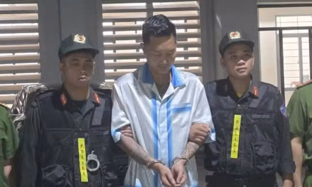 Khởi tố vợ chồng Huấn Hoa Hồng