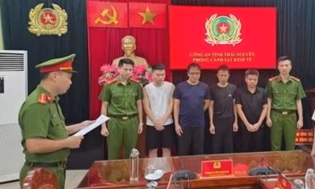 Khởi tố nhóm tài xế sử dụng thiết bị vô hiệu hóa 'mắt thần' trên taxi nhằm chiếm đoạt tiền của hãng 