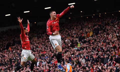 HIGHLIGHTS: MU đè bẹp Aston Villa, vững vị trí trong top 3