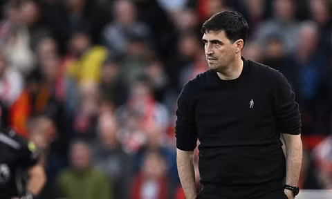 HLV Liverpool chỉ trích trọng tài sau trận thua đậm Man City