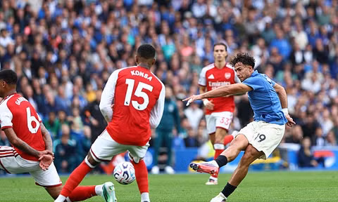 Trực tiếp Brighton vs Arsenal 2-0 (H2): Chờ Arsenal ngược dòng