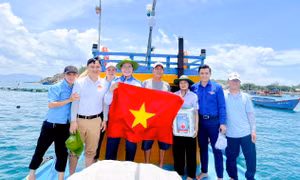 Sinh viên Bình Định, Đồng Nai với hành trình biển, đảo tại Cù Lao Xanh