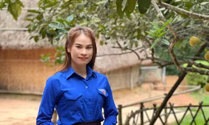 Khai mạc Đại hội Hội LHTN Việt Nam lần thứ IX: Cô gái làng Djring đến ngày hội lớn