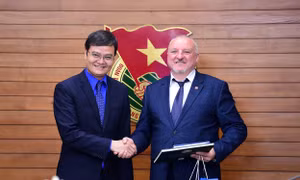 Bí thư thứ nhất Trung ương Đoàn tiếp Chủ tịch Đảng Xã hội Hungary