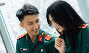 Bộ ảnh lãng mạn ở ga tàu của cặp đôi Học viện Hậu cần