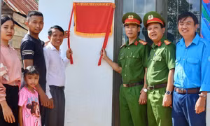 Tuổi trẻ công an Đắk Lắk hành quân xanh về vùng đất khó