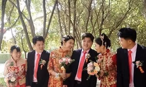 Anh em sinh 3 được cả làng ngưỡng mộ, cùng đỗ đại học, cưới cùng 1 ngày