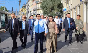 Thủ tướng Phạm Minh Chính thăm di sản văn hóa nổi tiếng của Pháp