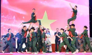 Khi người lính Đặc công thể hiện tài năng hát ru, dân ca