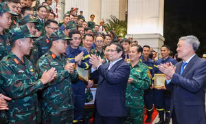 Thủ tướng Phạm Minh Chính biểu dương lực lượng giúp Myanmar khắc phục hậu quả động đất