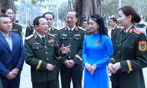Sĩ quan trẻ và học viên quân sự tận hiến cho đất nước và Quân đội