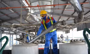 Bộ Tài chính trả lời kiến nghị giảm thuế, phí trong giá xăng dầu