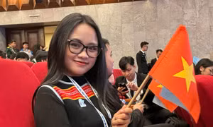Cô gái Gié Triêng là 'bông hoa 5 tốt' của buôn làng Tây Nguyên