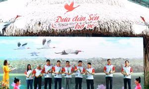 Đưa sếu đầu đỏ trở về Đồng Tháp 