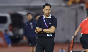 HLV Lê Đức Tuấn muốn đổi địa điểm đá trận play-off với Trường Tươi Bình Phước, VPF cho rằng không hợp lý. 