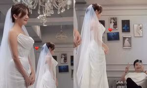 Đình Tú - Ngọc Huyền tất bật chuẩn bị đám cưới, chọn váy nào cho hôn lễ sắp tới?