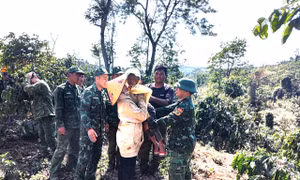 Theo mẹ lên rẫy, bé gái 6 tuổi đi lạc ở khu vực biên giới